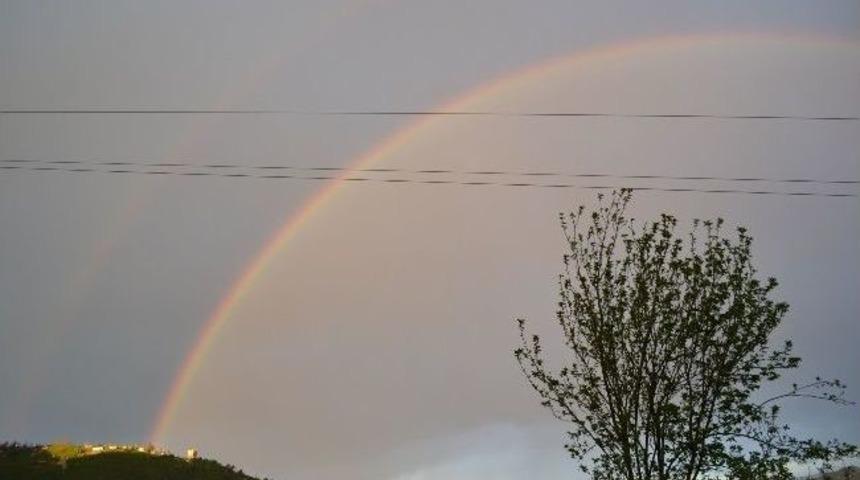 G&ouml;kkuşağı B&uuml;y&uuml;ledi