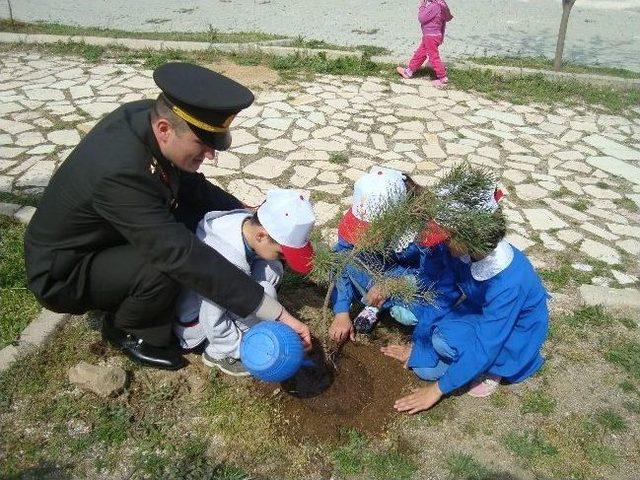 Jandarmadan &Ouml;ğrencilere Orman Sevgisi 2