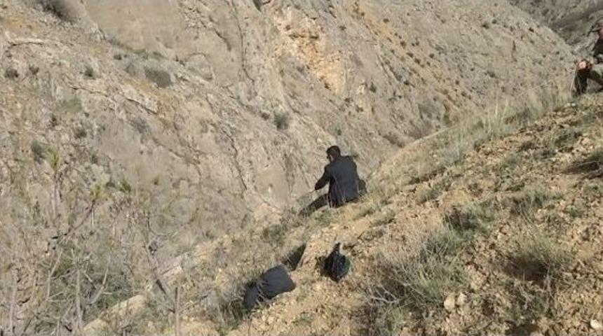 Afad Ekipleri Ke&ccedil;iyi Kurtarmak İ&ccedil;in 6 Kilometre Y&uuml;r&uuml;d&uuml;