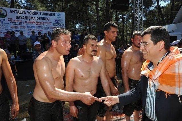 T&uuml;t&uuml;nc&uuml; Y&ouml;r&uuml;k T&uuml;rkmen Şenliği&rsquo;nde 2