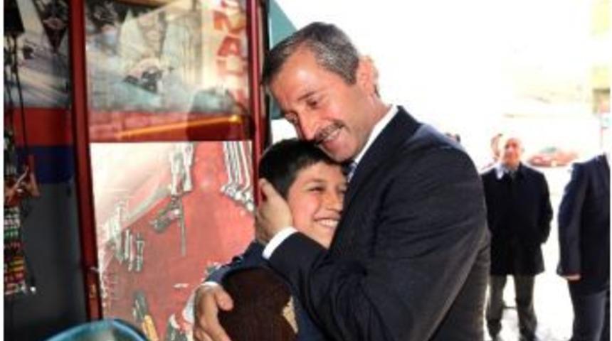 Geleceğimizin Teminatı &Ccedil;ocuklarımızın Bayramı Kutlu Olsun