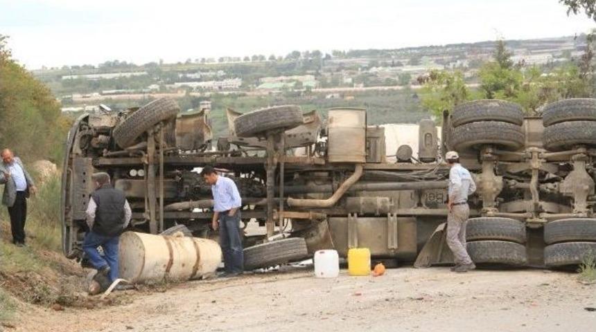 Freni Patlayan Beton Mikseri Dağa &Ccedil;arptı