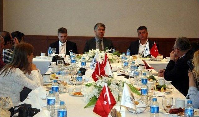 İhracatçıların Yeni Sorunu Karantina Uygulaması