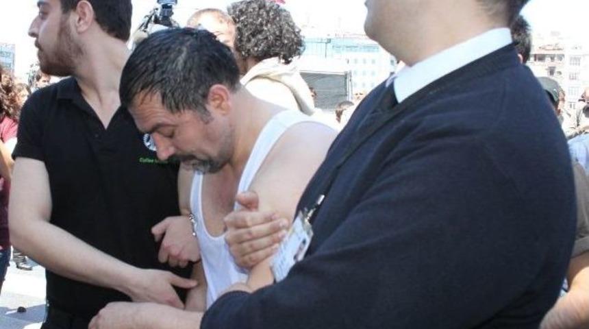 Taksim&rsquo;deki Gerginlikte Gazdan Etkilenen Kameraman Hastanelik Oldu