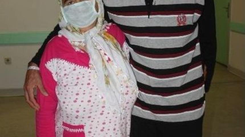 40 Yıl Sonra Karısına En G&uuml;zel Hediyeyi Verdi