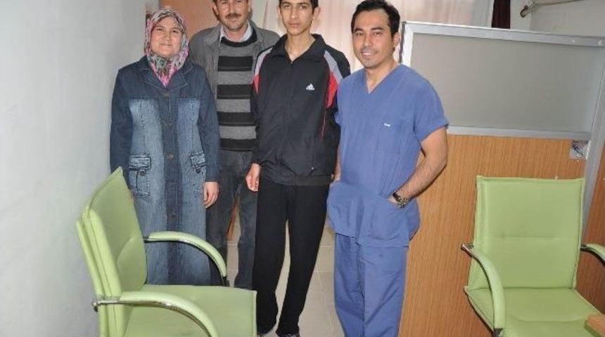 Kırkağa&ccedil;'ta İlk Kapalı Apandisit Ameliyat Yapıldı