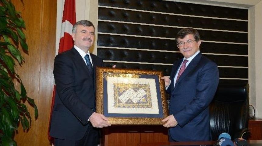 Bakan Davutoğlu’dan Başkan Akyürek'e Ziyaret