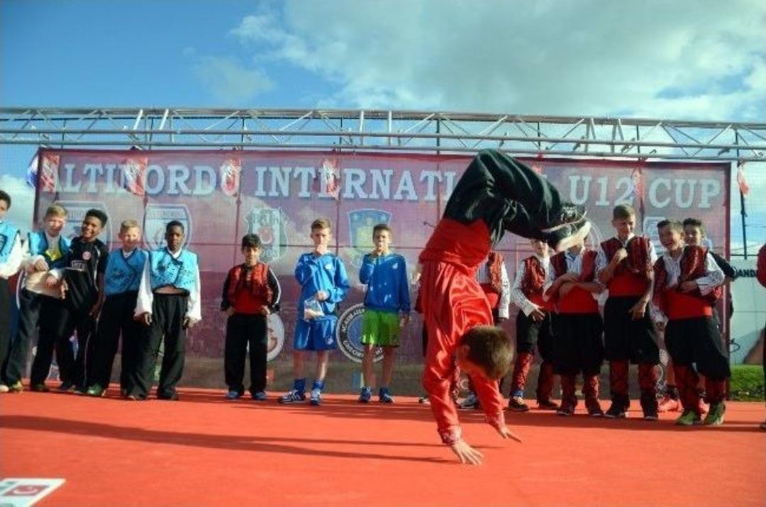 Altınordu'dan Gol, Şov, Futbol