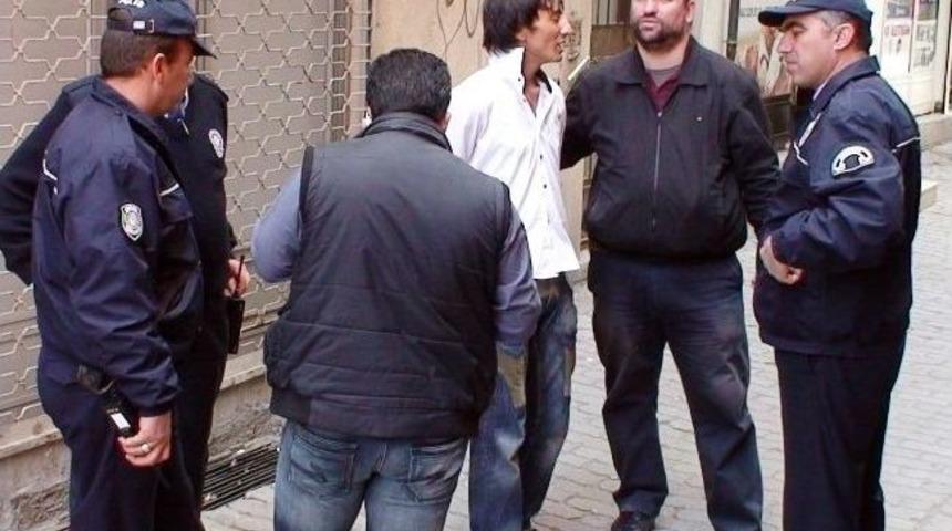 (&ouml;zel Haber) Tespihleri &Ccedil;aldı Ama Polisten Ka&ccedil;amadı