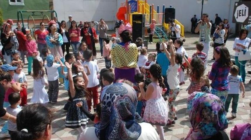 Ana Okulundan 23 Nisan Şenliği