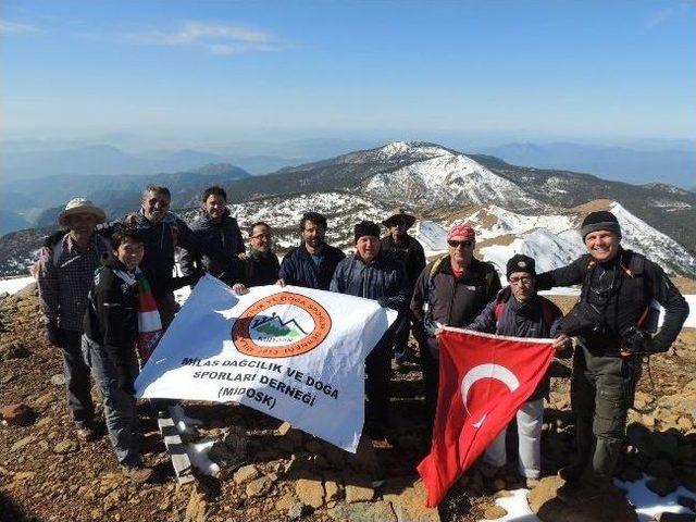 Dağcılar Nisan Ayında Kar Keyfi Yaşadı