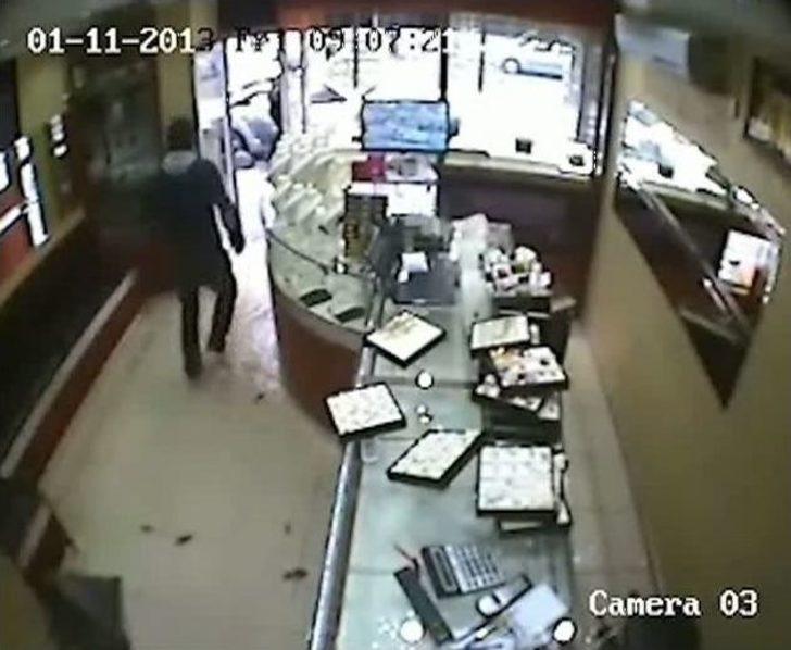 Soyguncular, Akvaryum Patlayınca Kaçtılar G5