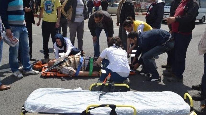 Emekli Trafik Polisine Otomobil &Ccedil;arptı