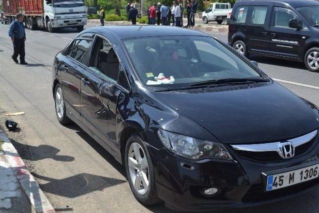 Emekli Trafik Polisine Otomobil Çarptı 1