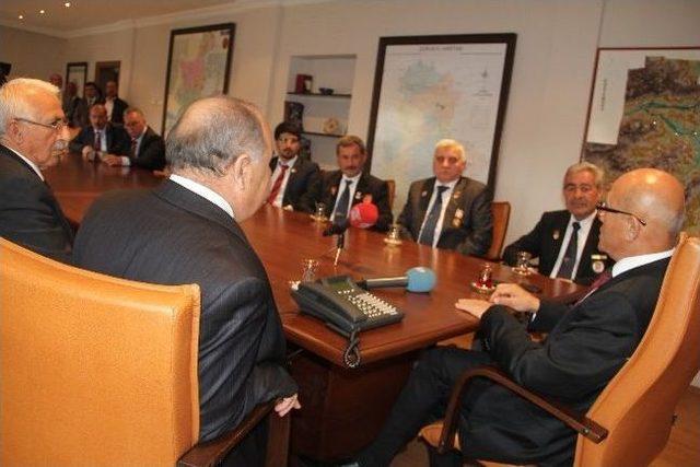 Talat, Kıbrıs Gazileriyle Bir Araya Geldi 2