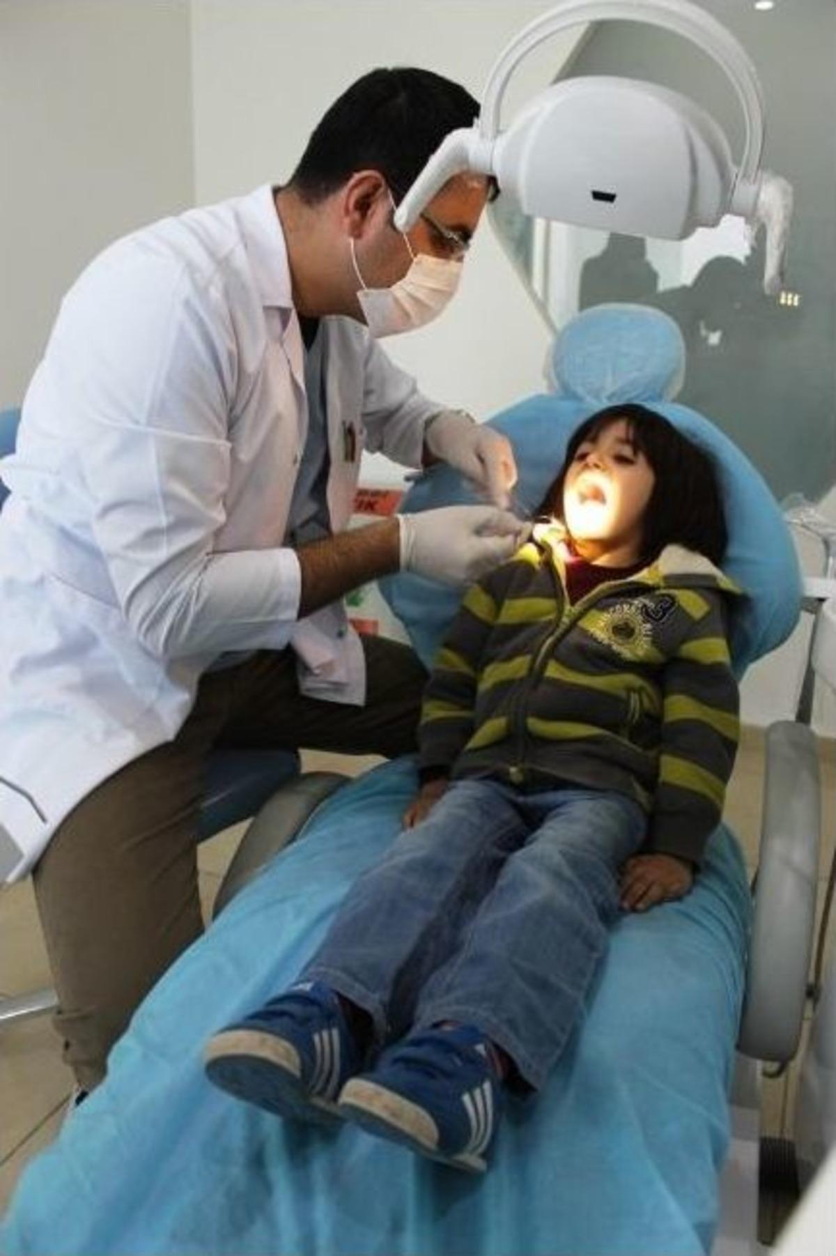 D&uuml;nya Diş Polikliniğinden &Ccedil;ocuklara 23 Nisan Hediyesi