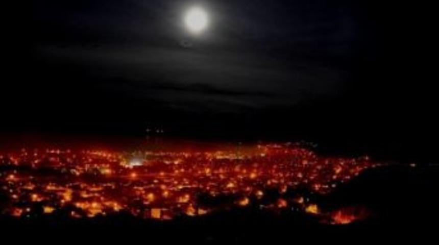 Tatvan&rsquo;da Muhteşem Gece Manzarası