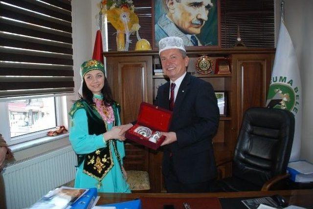 Tataristanlı Öğrencilerden Başkan Kantarcı’ya Ziyaret