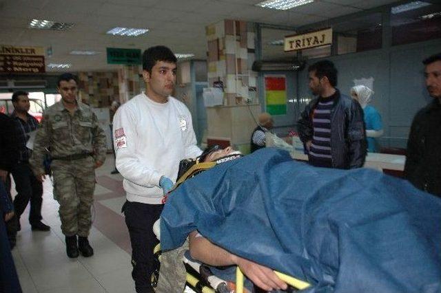 Askeri Ara&ccedil;tan D&uuml;şen Asker Yaralandı 1