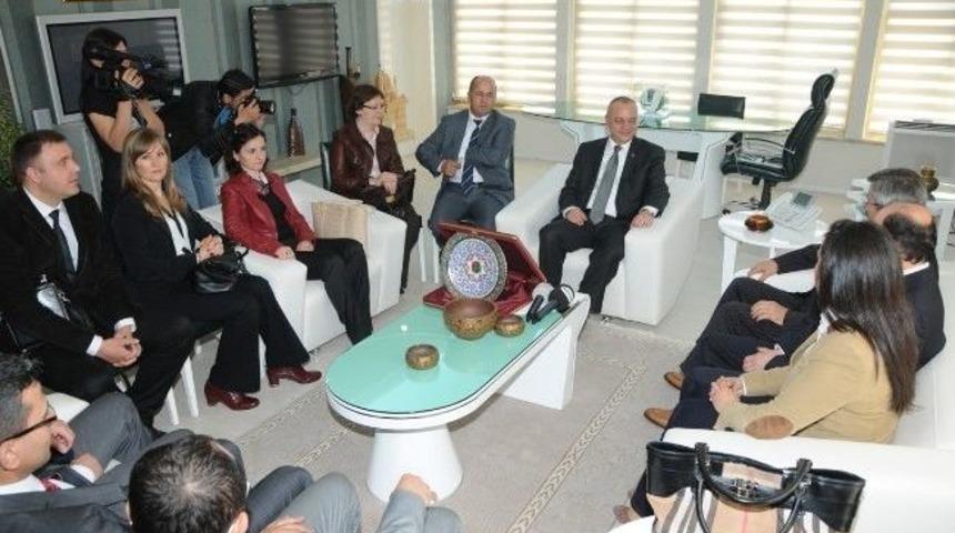 Manisa Baro Başkanı Zeynel Balkız&rsquo;dan Başkan Erg&uuml;n&rsquo;e Ziyaret