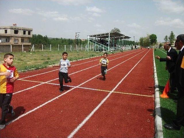 Oğuzeli’nde, Atletizm Yarışları Düzenlendi