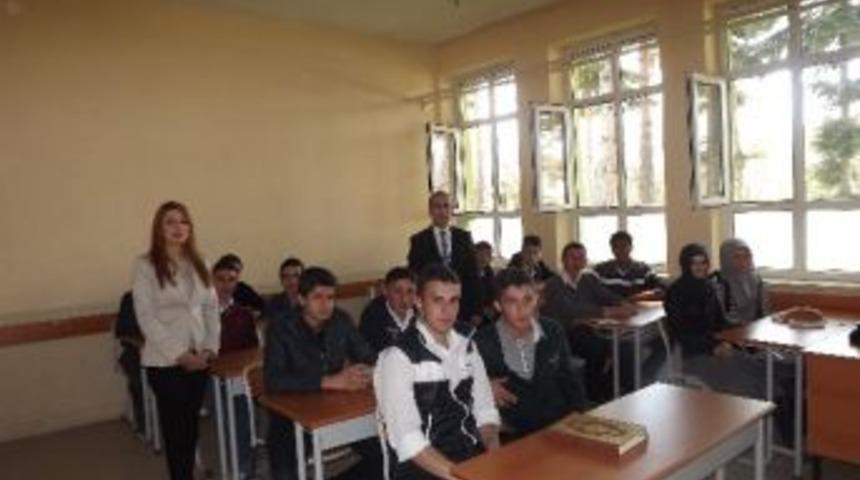 &Ouml;ğrencilere İş Arama Becerileri Kursu Verildi