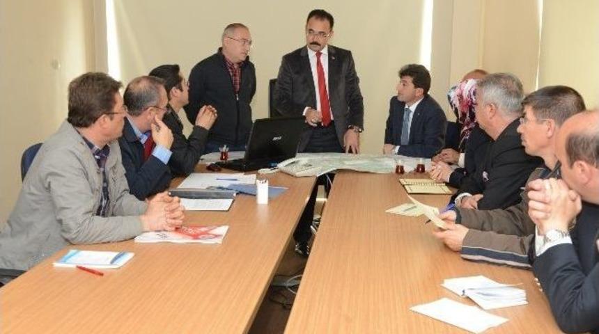 Başkan Cahan, Fen İşleri İle Uşak&rsquo;ın &Ouml;nceliklerini Masaya Yatırdı