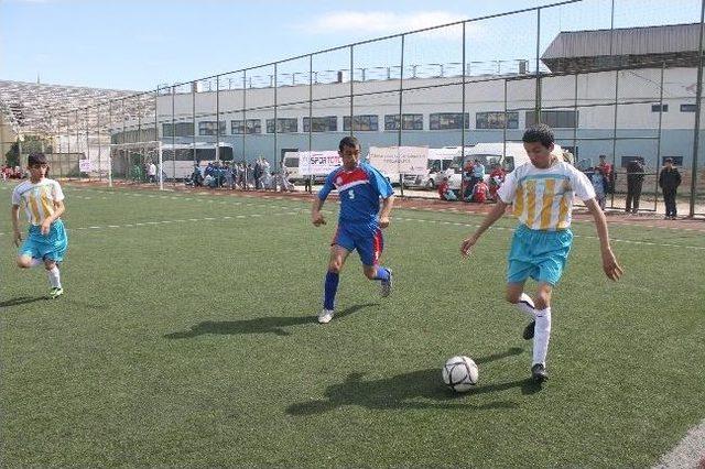 &Ouml;zeller B&ouml;lge Ve T&uuml;rkiye Futbol Şampiyonası&rsquo;nın Kalbi Yalova&rsquo;da Atıyor 1