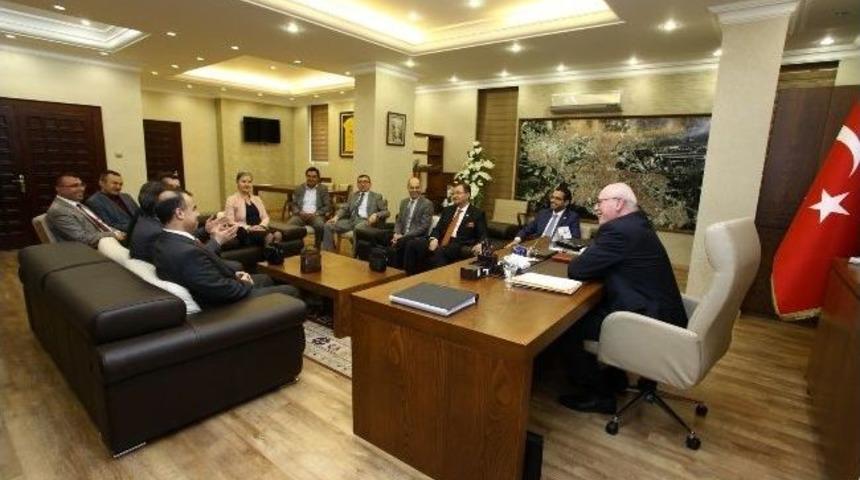 Hukuk&ccedil;ulardan Başkan Kurt'a Hayırlı Olsun Ziyareti