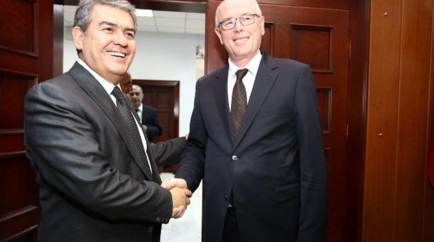 Chp'den Odunpazarı Belediye Başkanı Kazım Kurt'a 'hayırlı Olsun' Ziyareti