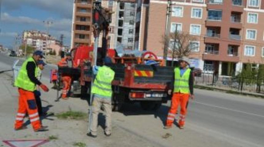 Kulu&rsquo;da Levhalar Yenileniyor