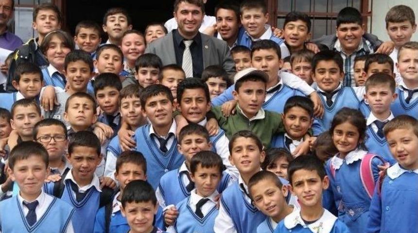 Başkan Tosun'dan &Ccedil;ocuklara Bayram &Ouml;ncesi S&uuml;rpriz