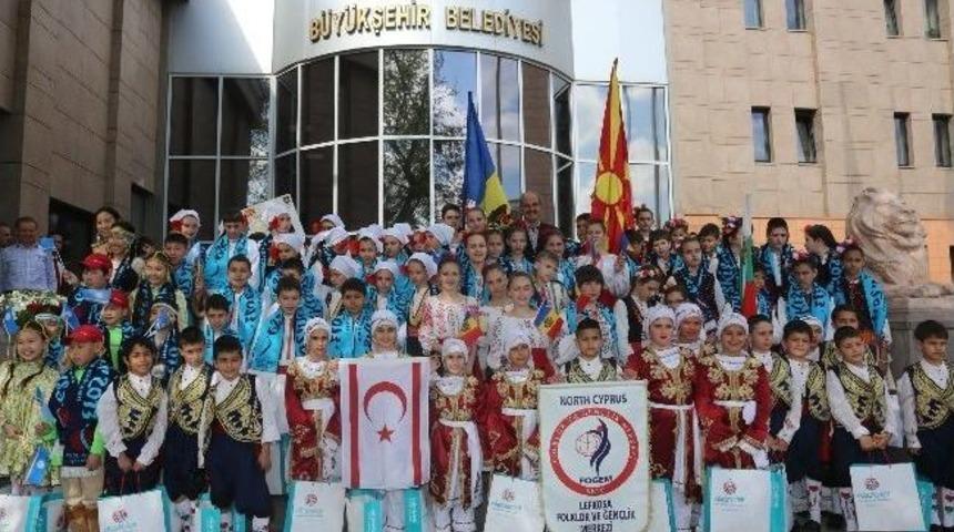 D&uuml;nya &Ccedil;ocuklarından B&uuml;y&uuml;kerşen&rsquo;e Ziyaret