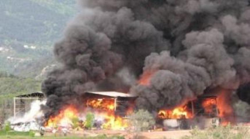 Bursa &Ccedil;imento Fabrikası'ndaki Yangına Kimya Odası'ndan Tepki
