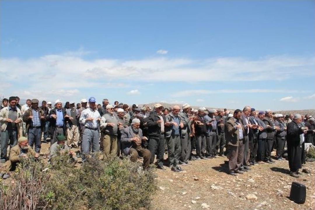 Korkuteli &Ccedil;ift&ccedil;isi Yağmur Duasına &Ccedil;ıktı