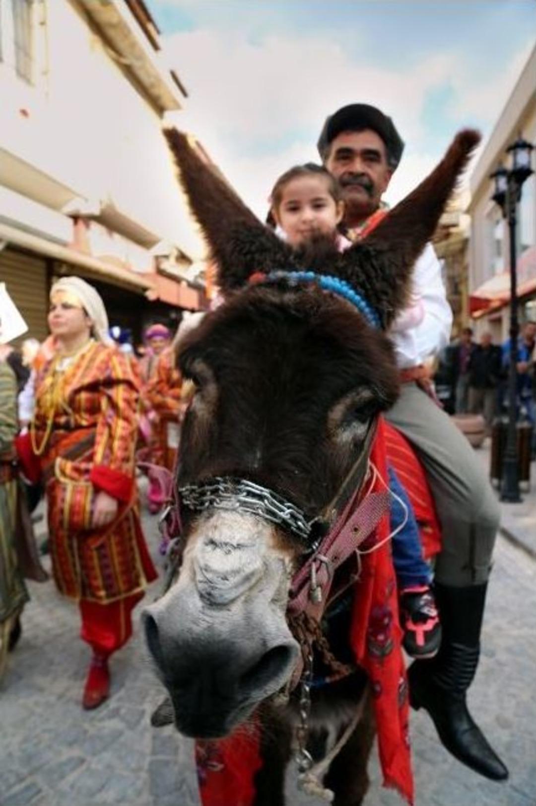 Asırlık Geleneklerini Yaşatmak İ&ccedil;in G&ouml;&ccedil;t&uuml;ler