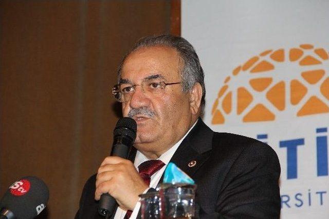 Talat’tan Kıbrıs Konulu Konferans