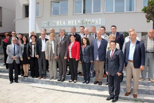 Chp İzmir İl Yönetimi Sibel Uyar’ı Ziyaret Etti