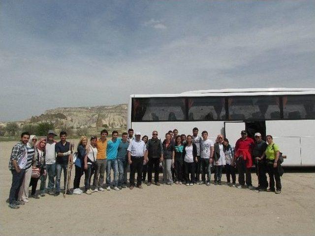 Turizm Fakültesi Öğrencileri Vadi Temziliği Yaptı