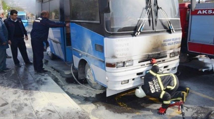 Aksaray&rsquo;da Halk Otob&uuml;s&uuml;nde Yangın