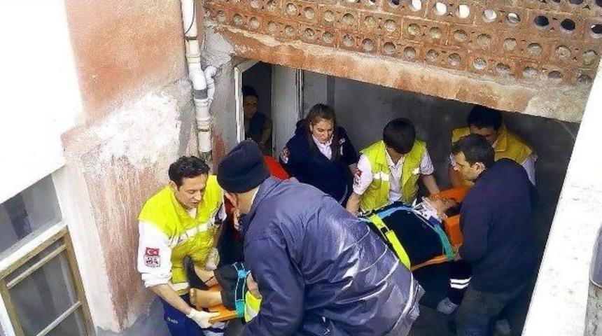 K&ouml;pekten Ka&ccedil;arken Omurgasını Kırdı