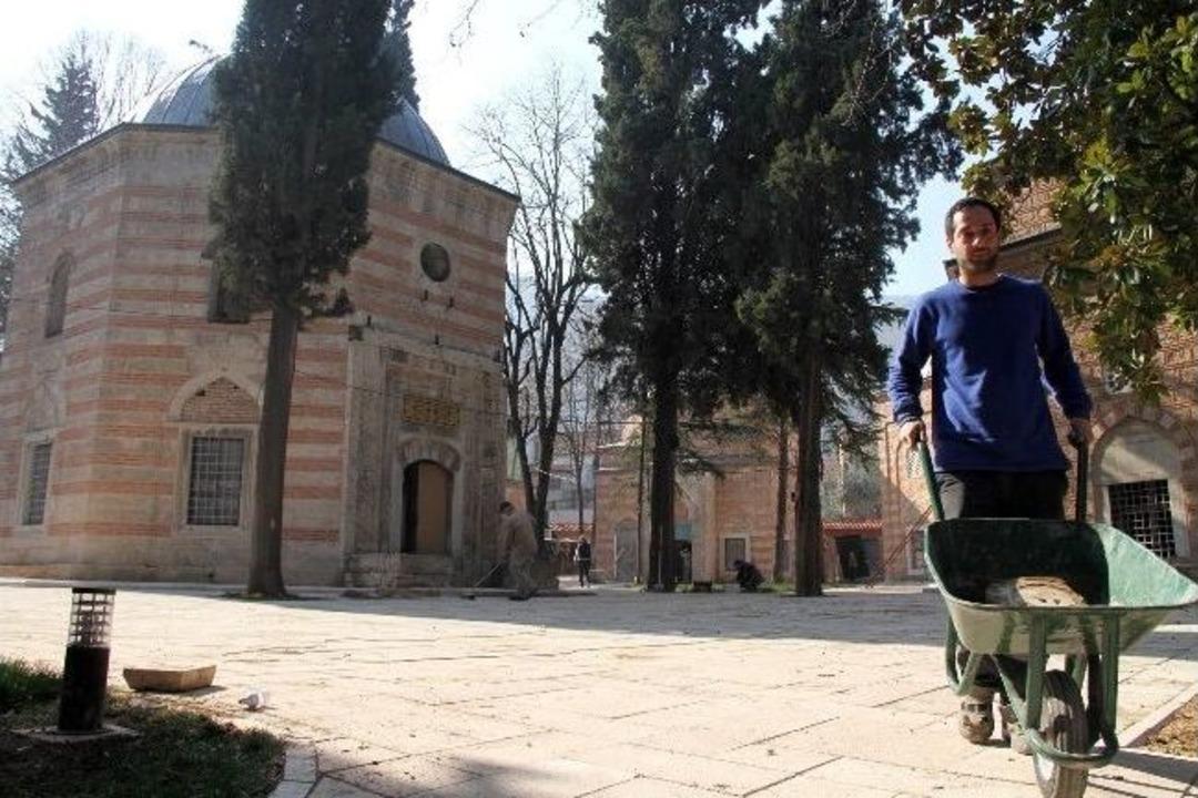 Şehzade Mustafa Ve Cem Sultan&rsquo;ın T&uuml;rbeleri Kısmen Ziyarete A&ccedil;ıldı