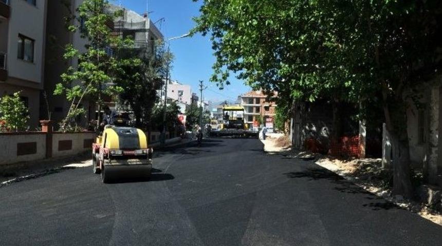 İkinci D&ouml;nemde İlk Asfalt &Ccedil;alışması Ahatlı&rsquo;da Başladı