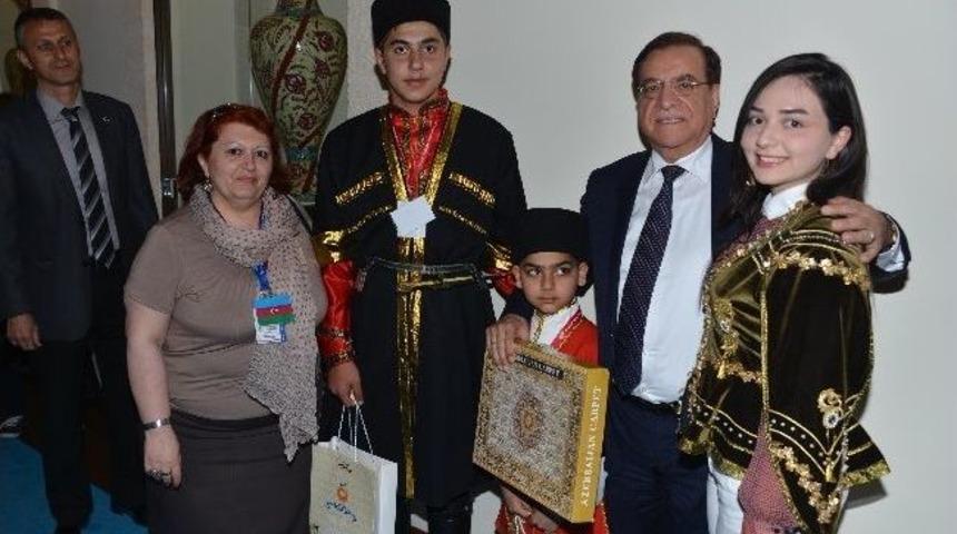 Yabancı &Ouml;ğrenciler Antalya Valiliğini Ziyaret Etti