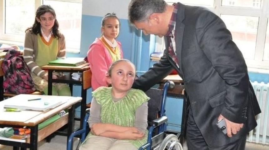 &Ouml;demiş Kaymakamı D&ouml;lek Okulları Geziyor