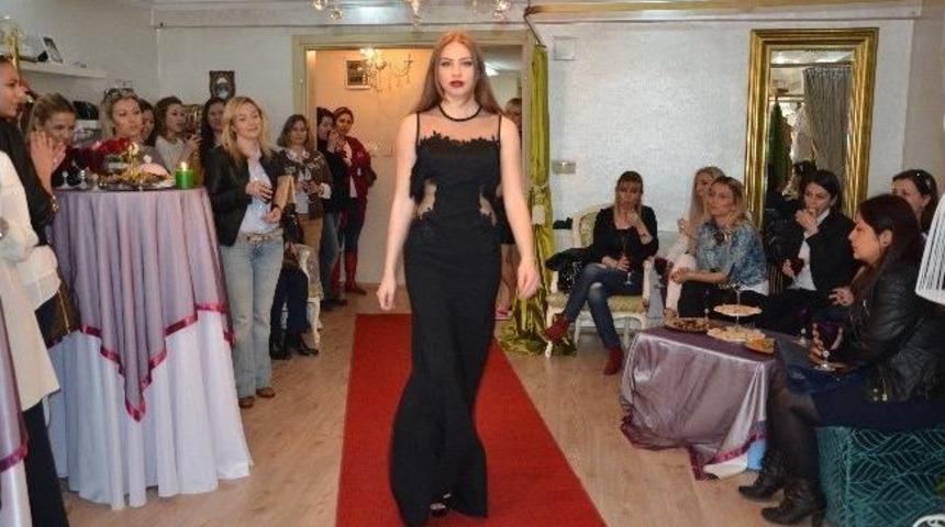 Spastik &Ccedil;ocuklar Yararına Defile D&uuml;zenlendi