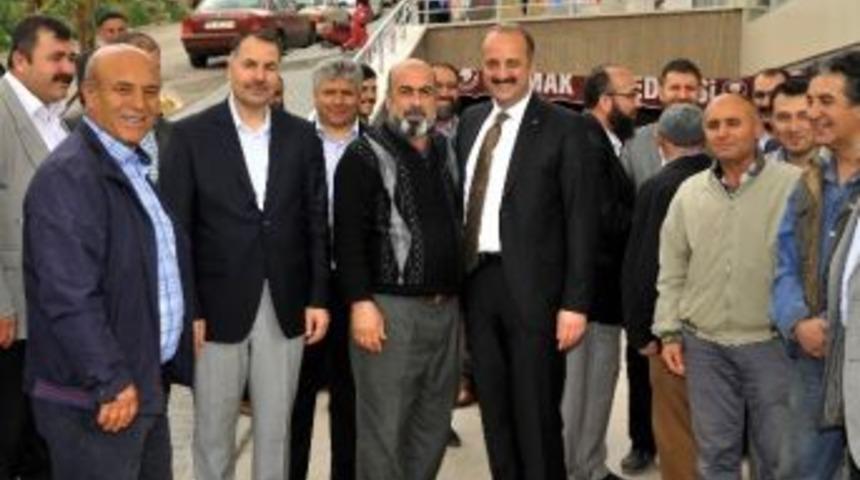 Belediye Başkanı Akg&uuml;l Kermese Katıldı