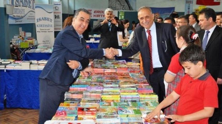 Ödemiş’te Kitap Şenliği. Şenlik Hafta Sonuna Kadar Sürecek