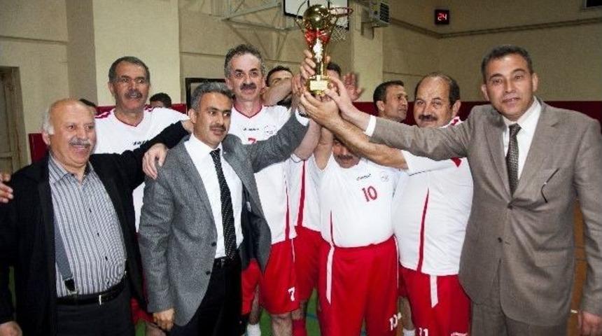 Van&rsquo;da Kurumlar Arası Voleybol M&uuml;sabakası