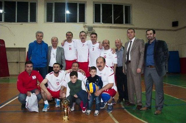 Van’da Kurumlar Arası Voleybol Müsabakası